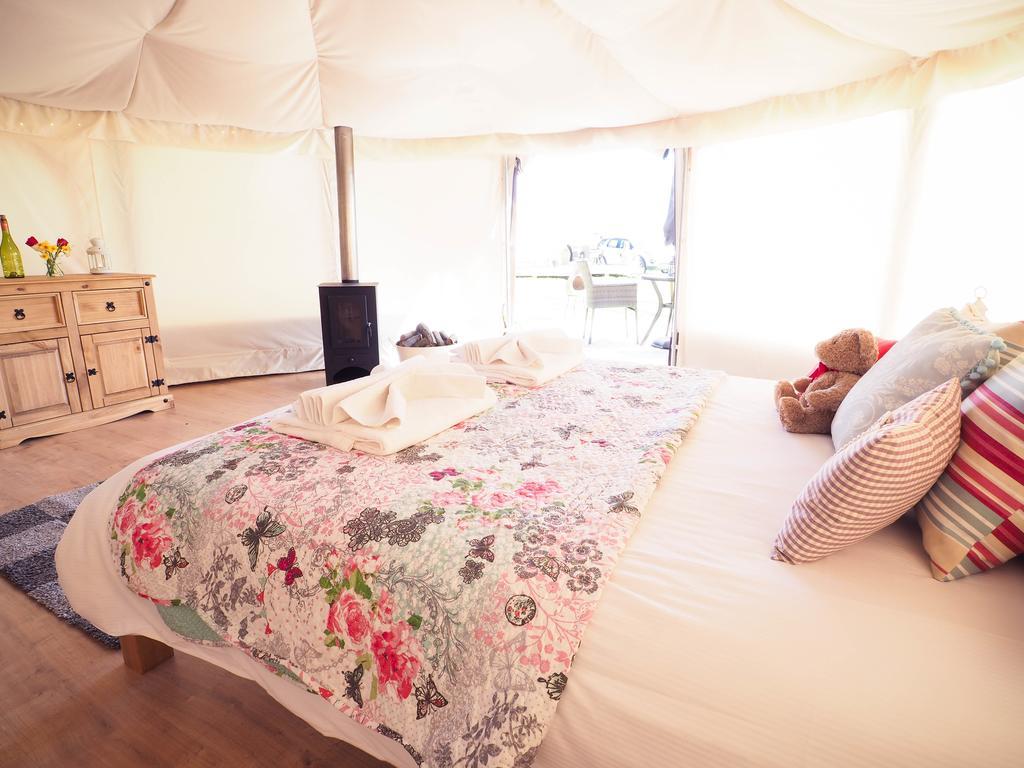 Old Dairy Farm Glamping Hotel Emsworth Exterior photo
